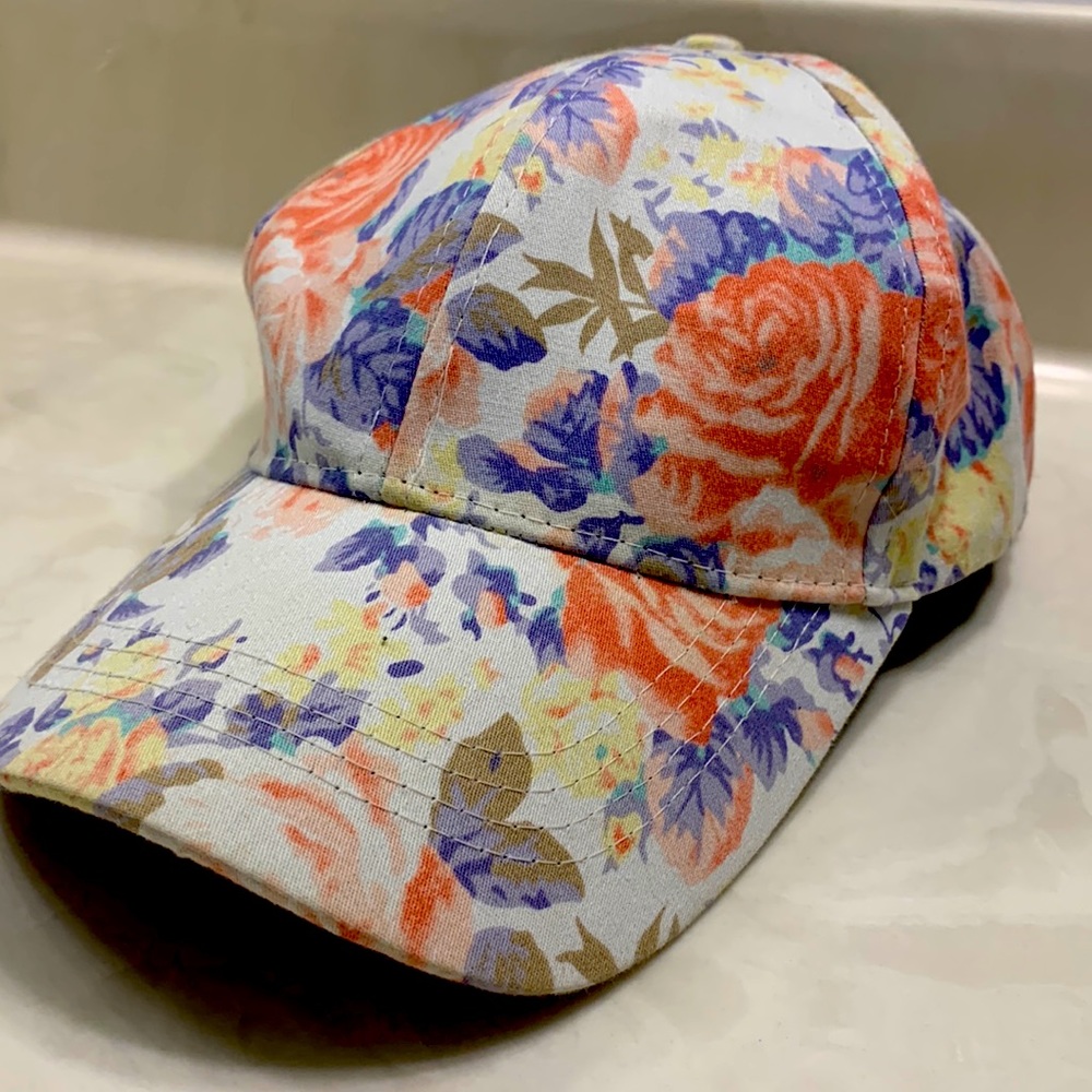 Marcus Alder New York Women’s Hat Floral Pattern